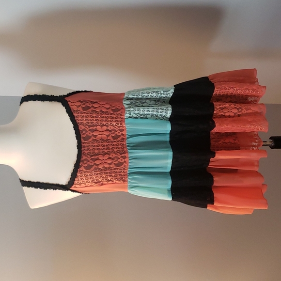 Tops - HAZEL BABY DOLL LACE TIERED RUFFLE COLORFUL FLOUNCY TOP M